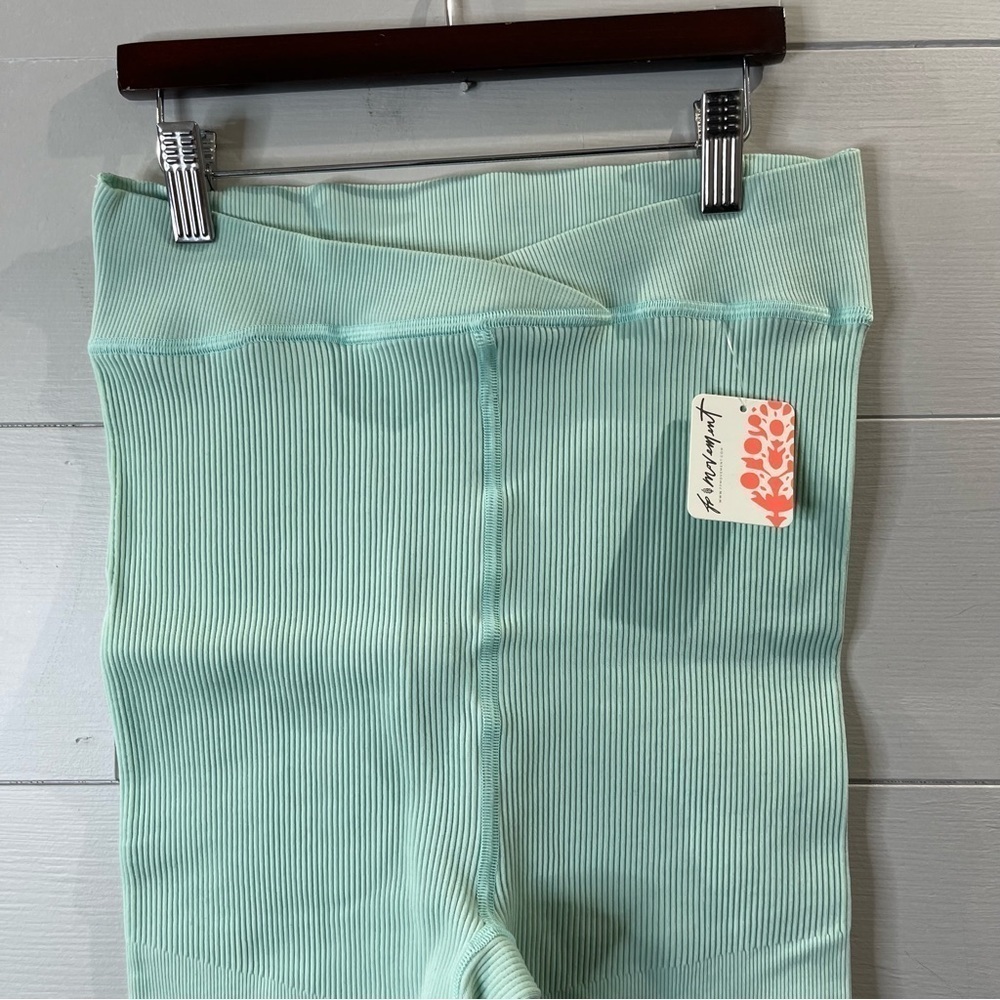 Free People Movement | NWT Free Throw Short in Turquoise Mint Size Medium - Picture 5 of 12
